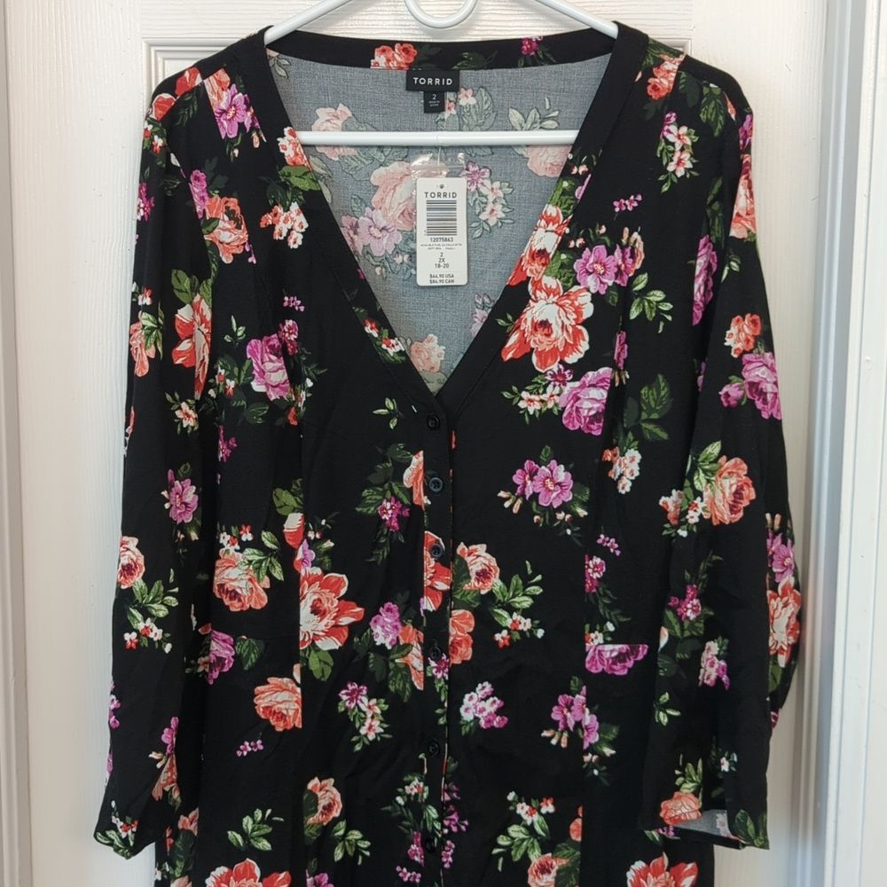 Torrid Long sleeve V neck black floral print dress size 2X Cottagecore